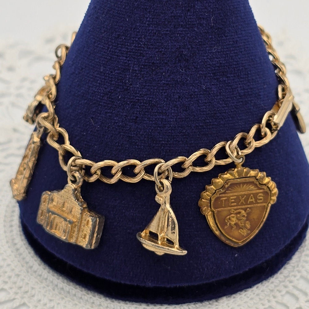 Vintage Texas Charm Bracelet Gold Tone 6.75" Alamo Longhorn Bronco Souvenir